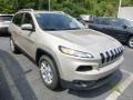 Cashmere Pearl - Cherokee Latitude 4x4 Photo No. 6