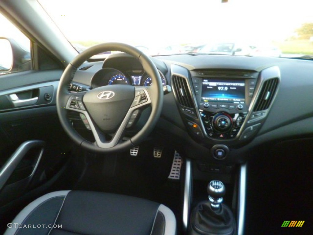 2015 Hyundai Veloster Turbo Controls Photo #96981873