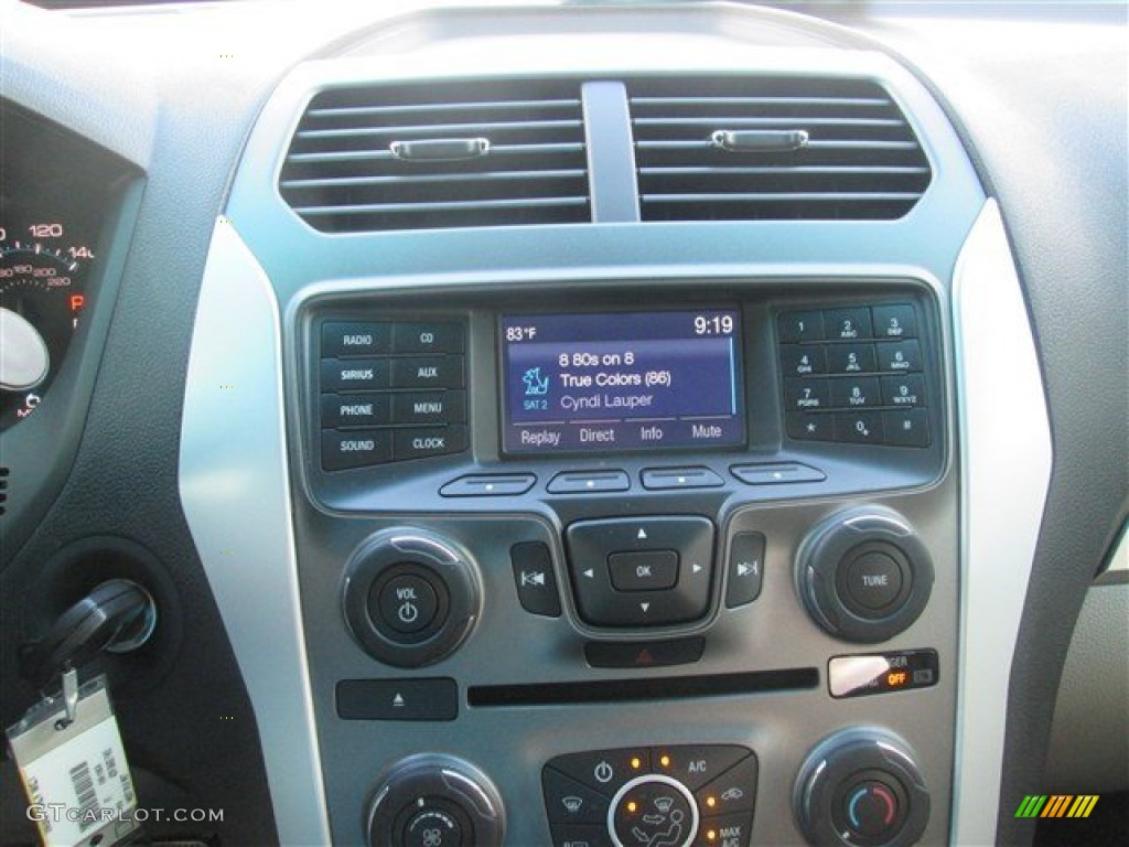 2015 Explorer FWD - Ingot Silver / Medium Light Stone photo #21