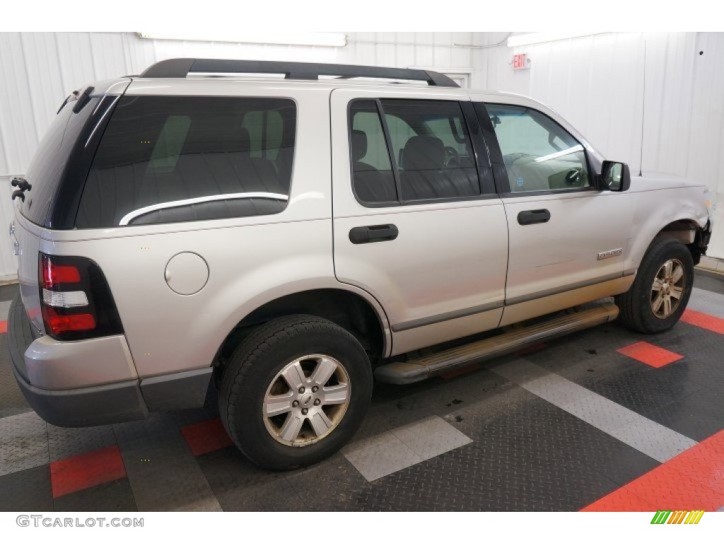 2006 Explorer XLS 4x4 - Silver Birch Metallic / Camel photo #6