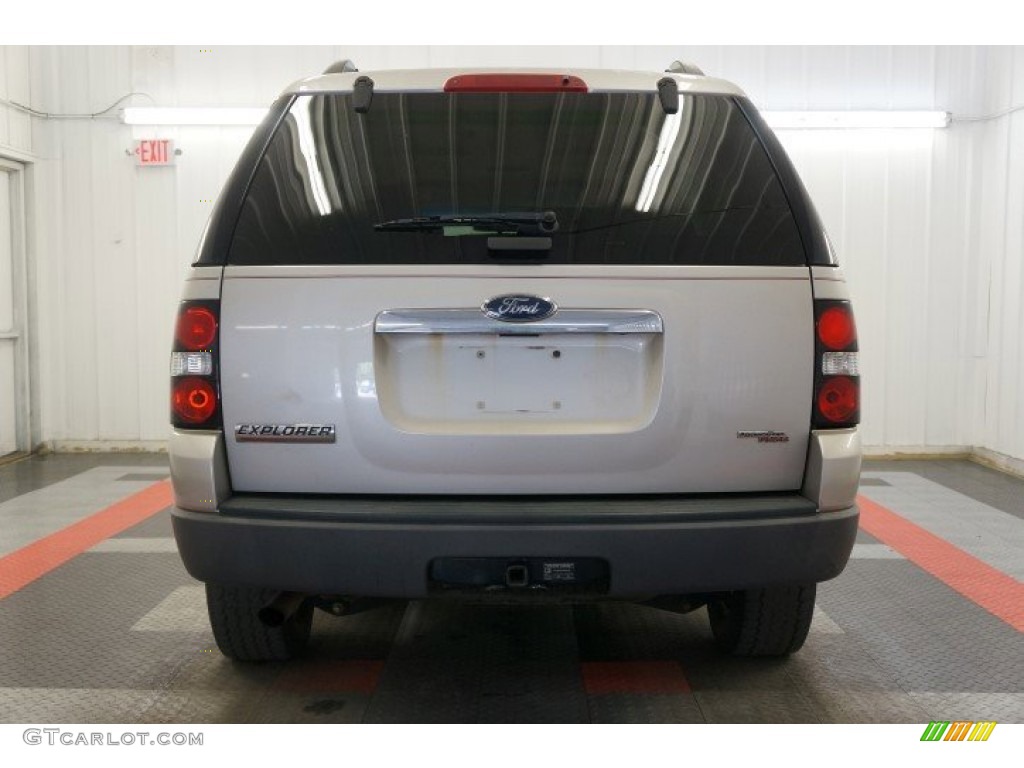 2006 Explorer XLS 4x4 - Silver Birch Metallic / Camel photo #8