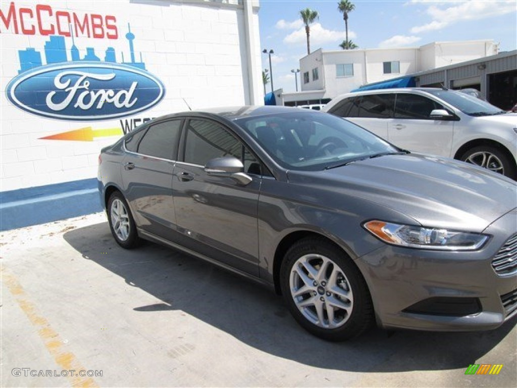 2014 Fusion SE - Sterling Gray / Charcoal Black photo #2