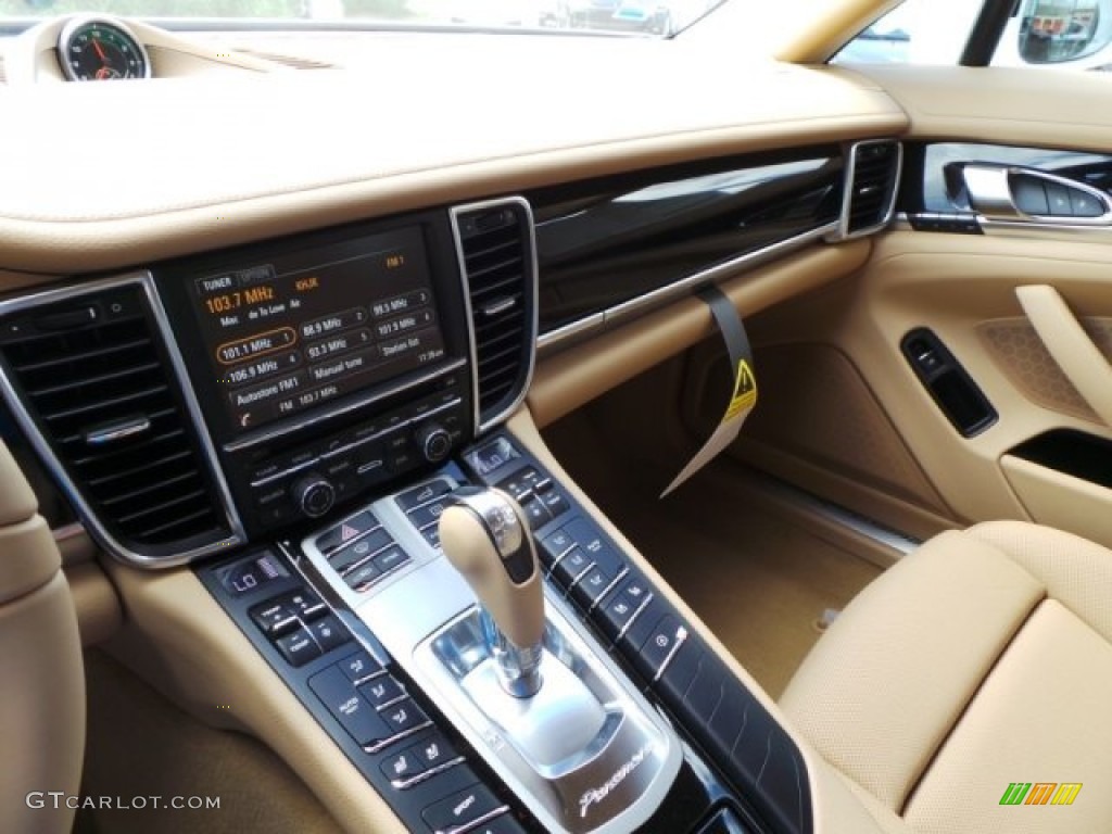 2015 Porsche Panamera S Controls Photo #96989421