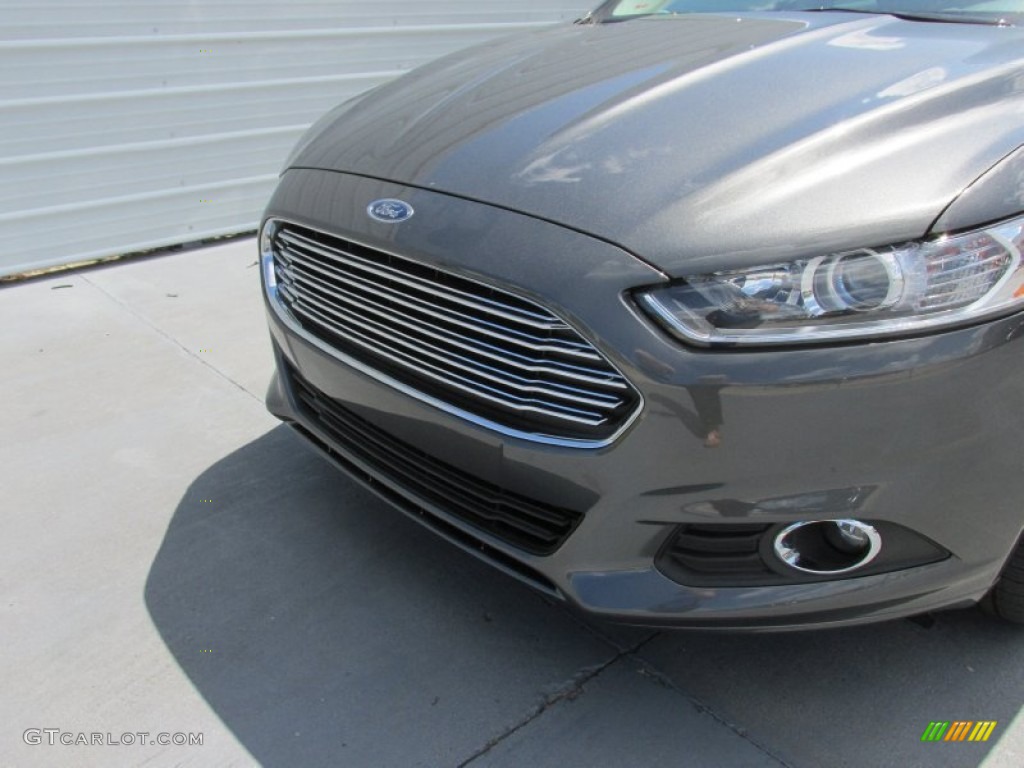 2015 Fusion SE - Magnetic Metallic / Charcoal Black photo #10