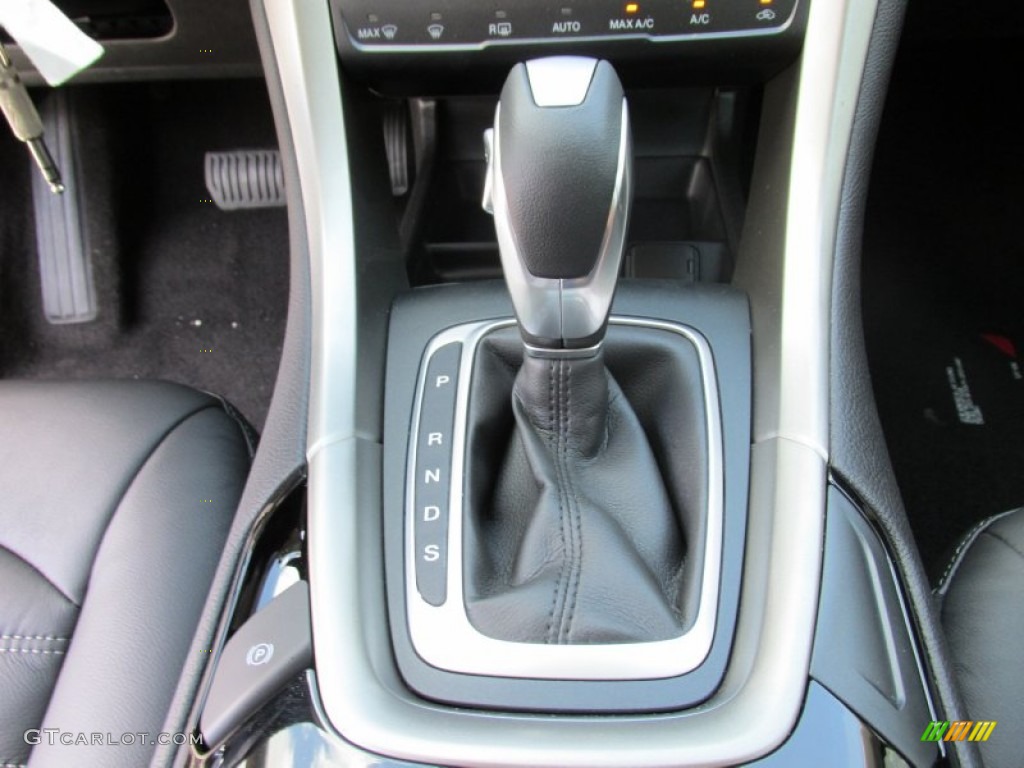 2015 Fusion SE - Magnetic Metallic / Charcoal Black photo #30