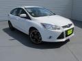 2014 Oxford White Ford Focus SE Hatchback  photo #2