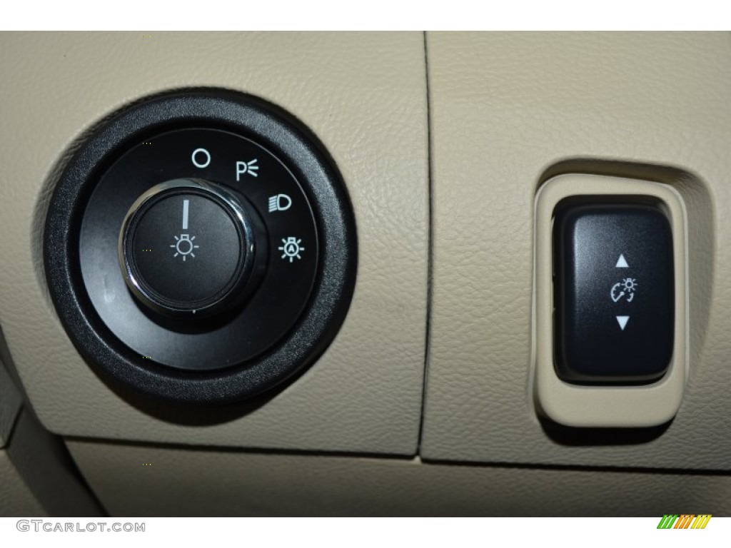 2013 Taurus Limited - Kodiak Brown Metallic / Dune photo #31