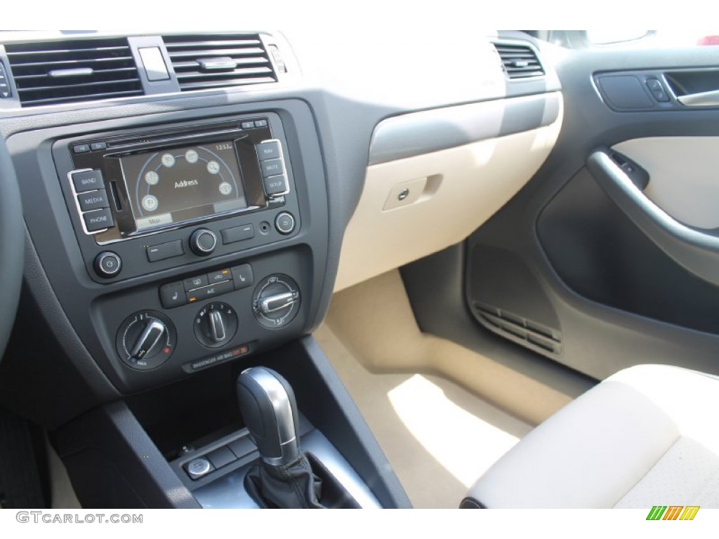 2014 Jetta SEL Sedan - Pure White / 2 Tone Cornsilk Beige/Black photo #13