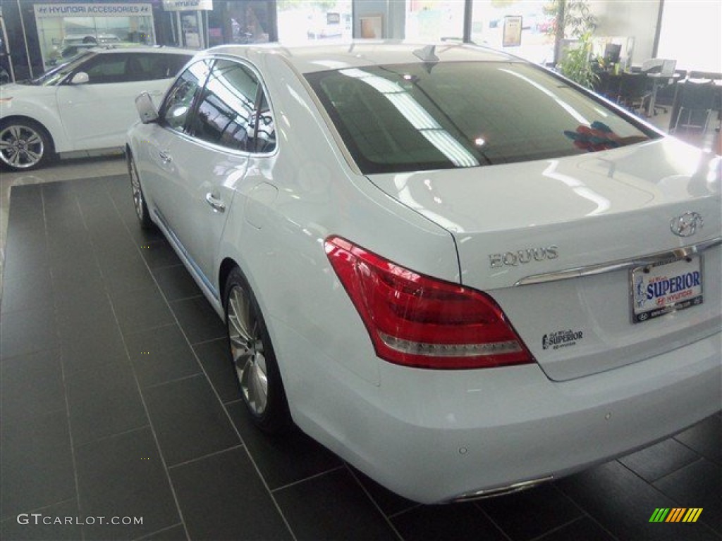 2015 Equus Signature - Casablanca White / Saddle photo #4