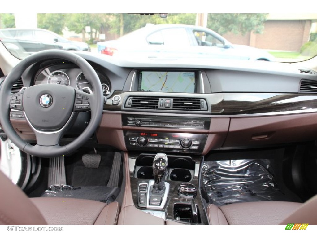 2014 BMW 5 Series 550i xDrive Sedan Dashboard Photos