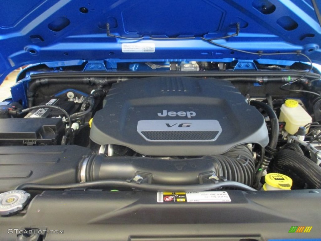 2015 Jeep Wrangler Unlimited Sport 4x4 3.6 Liter DOHC 24-Valve VVT V6 Engine Photo #97011264