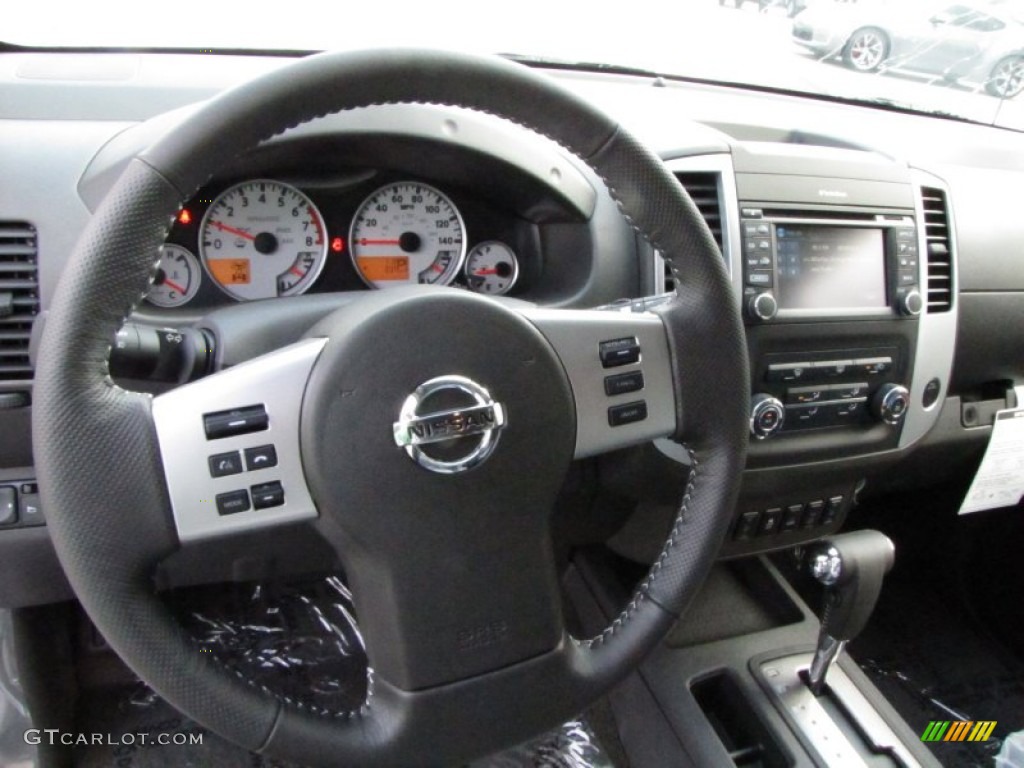 2015 Nissan Xterra PRO-4X 4x4 Steering Wheel Photos