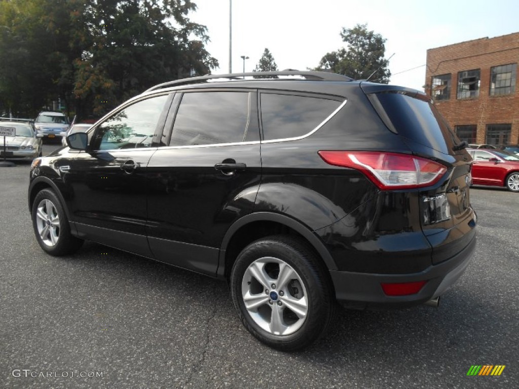 2013 Escape SE 1.6L EcoBoost 4WD - Tuxedo Black Metallic / Medium Light Stone photo #6