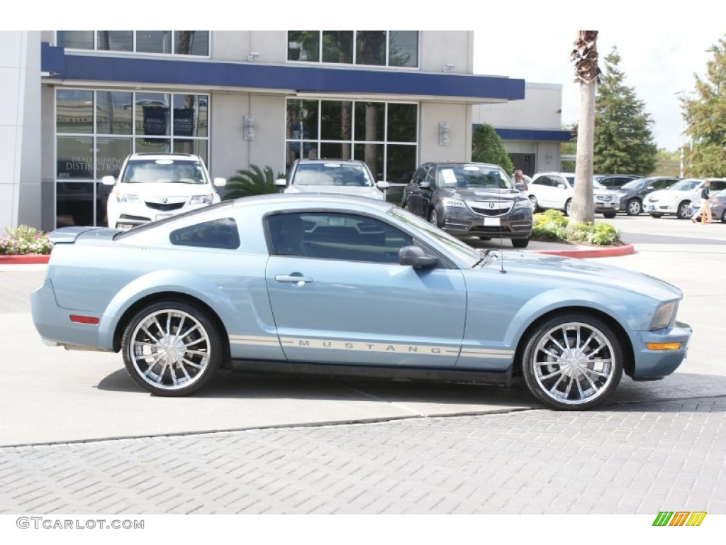 2007 Mustang V6 Premium Coupe - Windveil Blue Metallic / Medium Parchment photo #9
