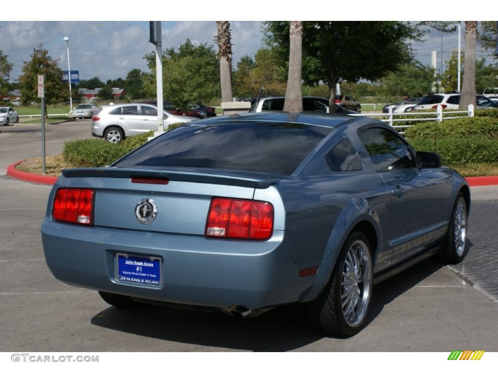 2007 Mustang V6 Premium Coupe - Windveil Blue Metallic / Medium Parchment photo #10