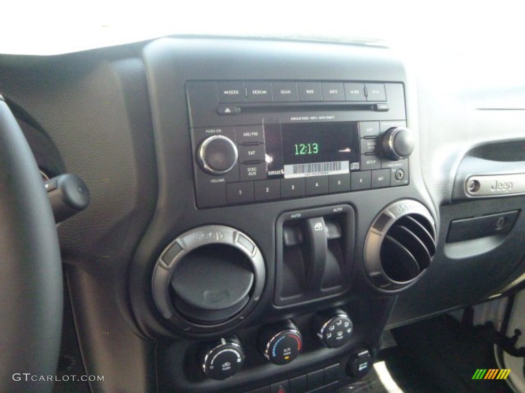2015 Wrangler Sport S 4x4 - Bright White / Black photo #19