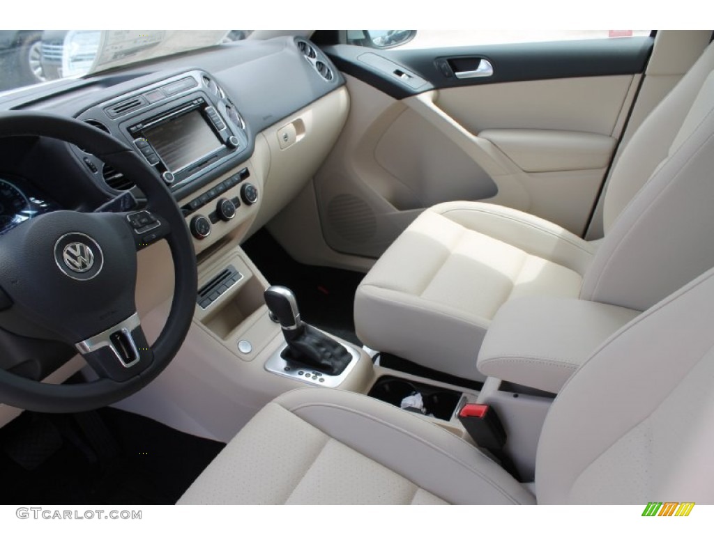 Sandstone Interior 2015 Volkswagen Tiguan SE Photo #97044792