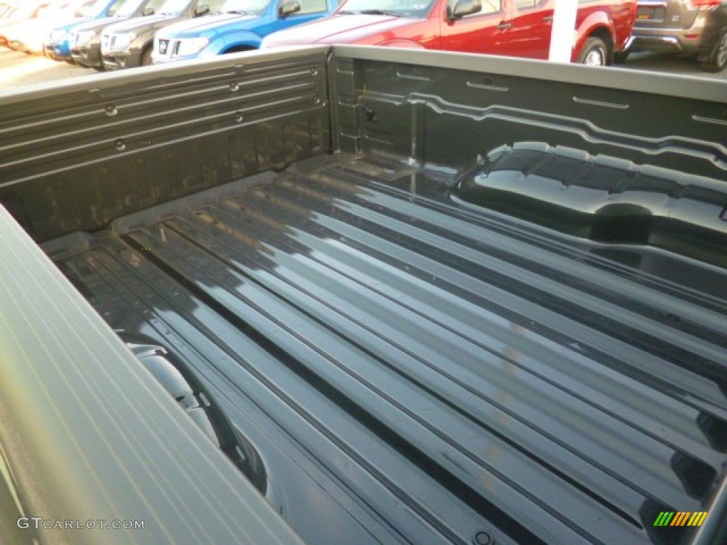 2014 Frontier SV King Cab 4x4 - Night Armor / Graphite photo #12