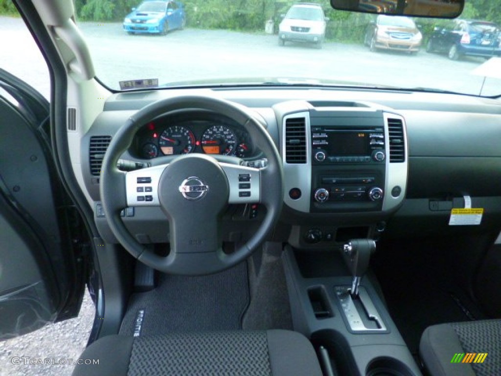 2014 Frontier SV King Cab 4x4 - Night Armor / Graphite photo #14