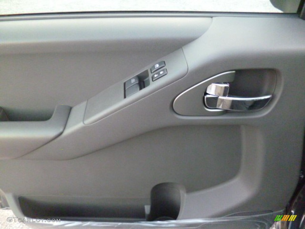 2014 Frontier SV King Cab 4x4 - Night Armor / Graphite photo #17