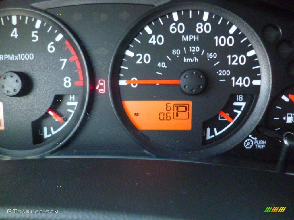 2014 Frontier SV King Cab 4x4 - Night Armor / Graphite photo #19