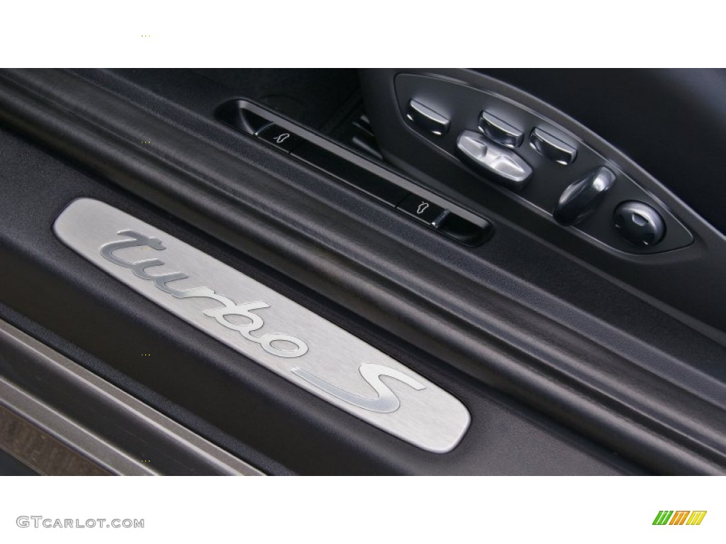2014 Porsche 911 Turbo S Coupe Controls Photo #97063427