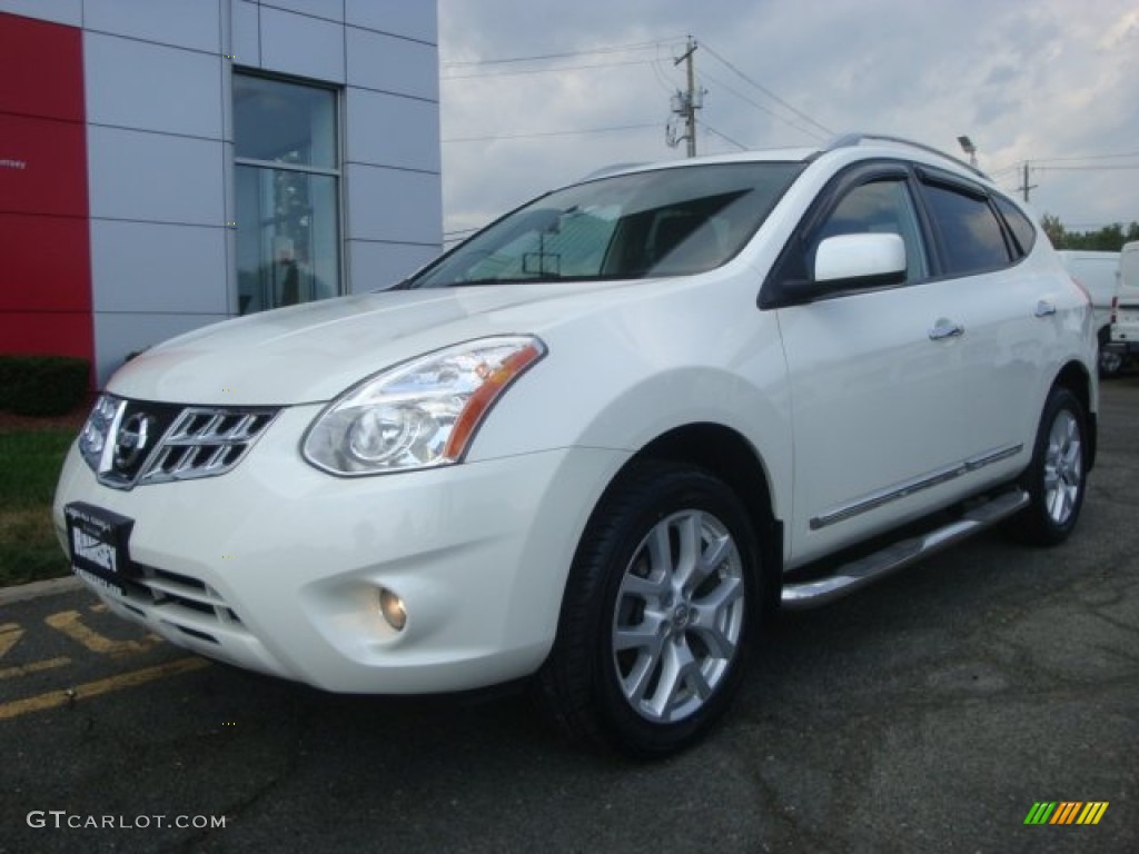 2011 Rogue SV AWD - Pearl White / Black photo #1