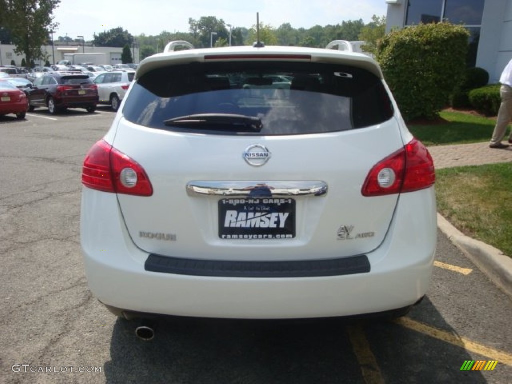 2011 Rogue SV AWD - Pearl White / Black photo #6