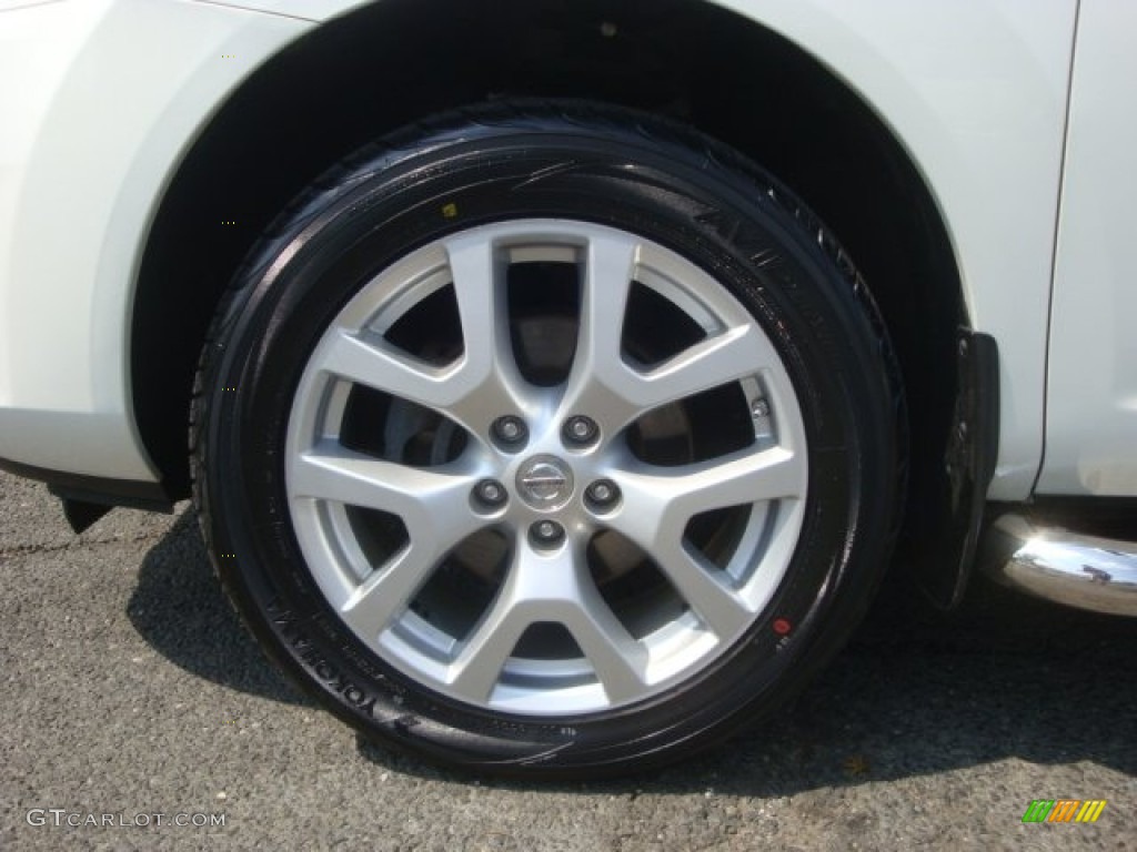 2011 Rogue SV AWD - Pearl White / Black photo #9
