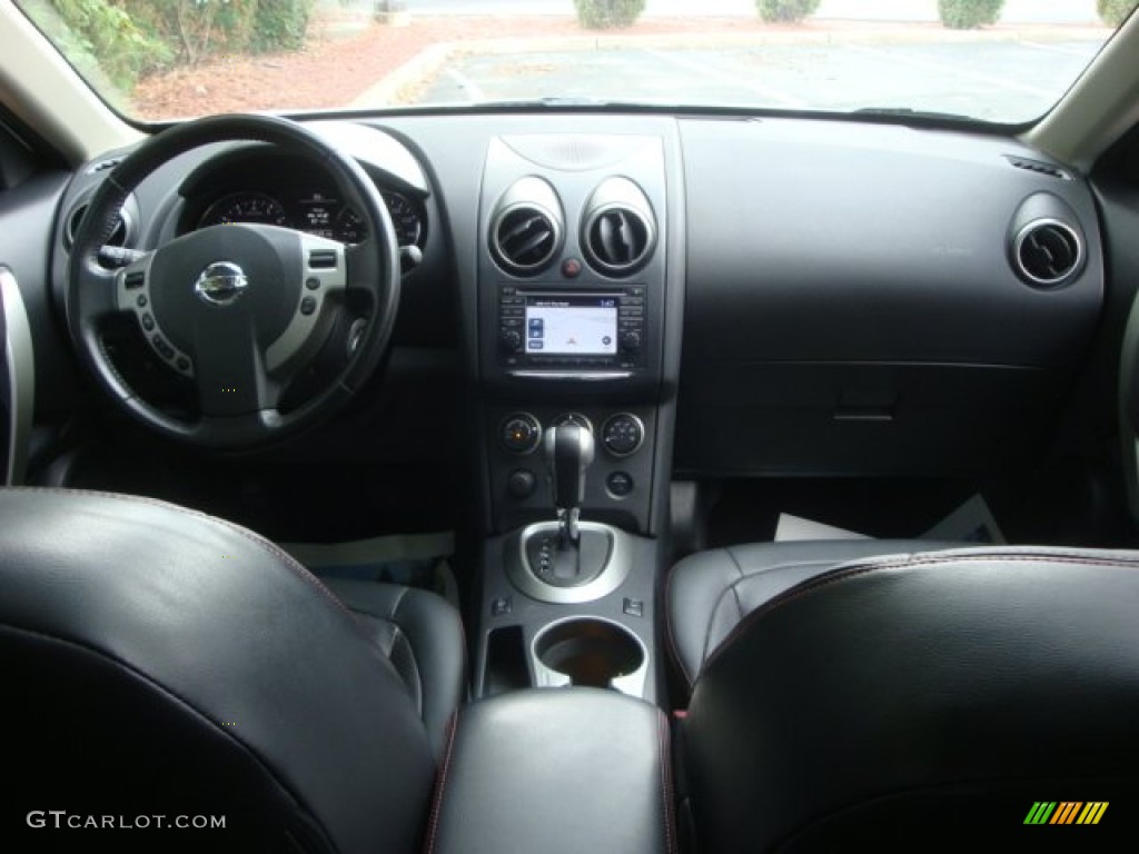 2011 Rogue SV AWD - Pearl White / Black photo #11