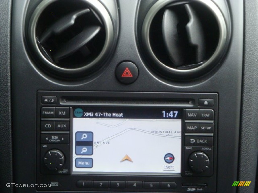 2011 Rogue SV AWD - Pearl White / Black photo #20