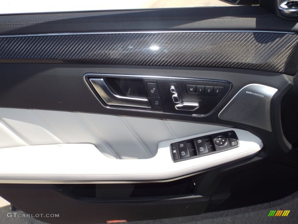 2014 Mercedes-Benz E 63 AMG Wagon Door Panel Photos