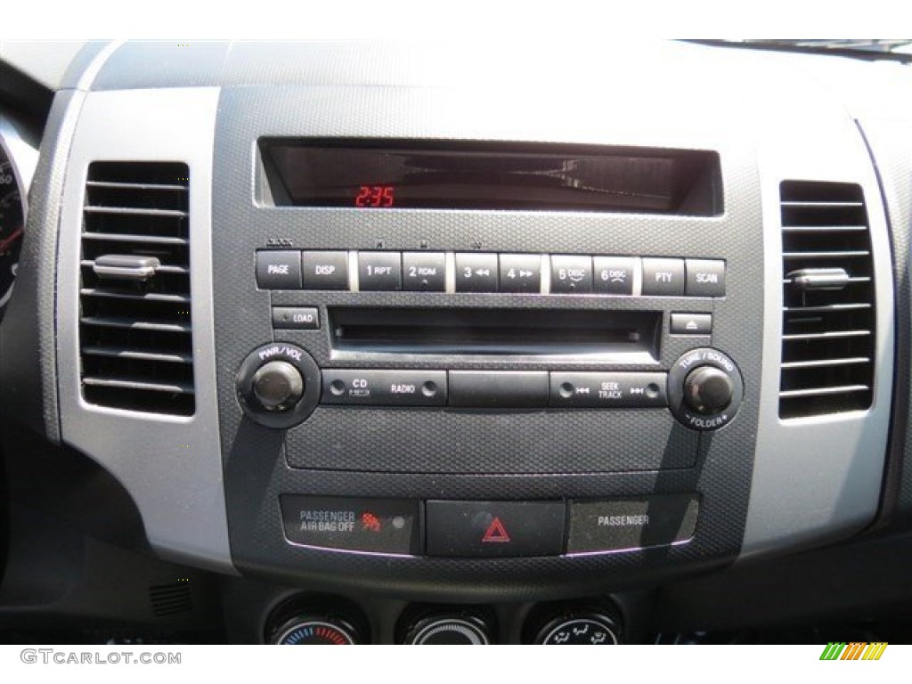 2010 Outlander SE - Cosmic Blue Metallic / Black photo #15
