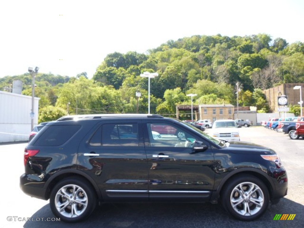 Tuxedo Black Ford Explorer