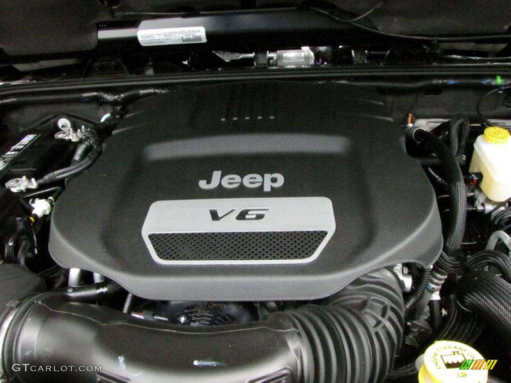 2015 Jeep Wrangler Unlimited Rubicon 4x4 3.6 Liter DOHC 24-Valve VVT V6 Engine Photo #97078362