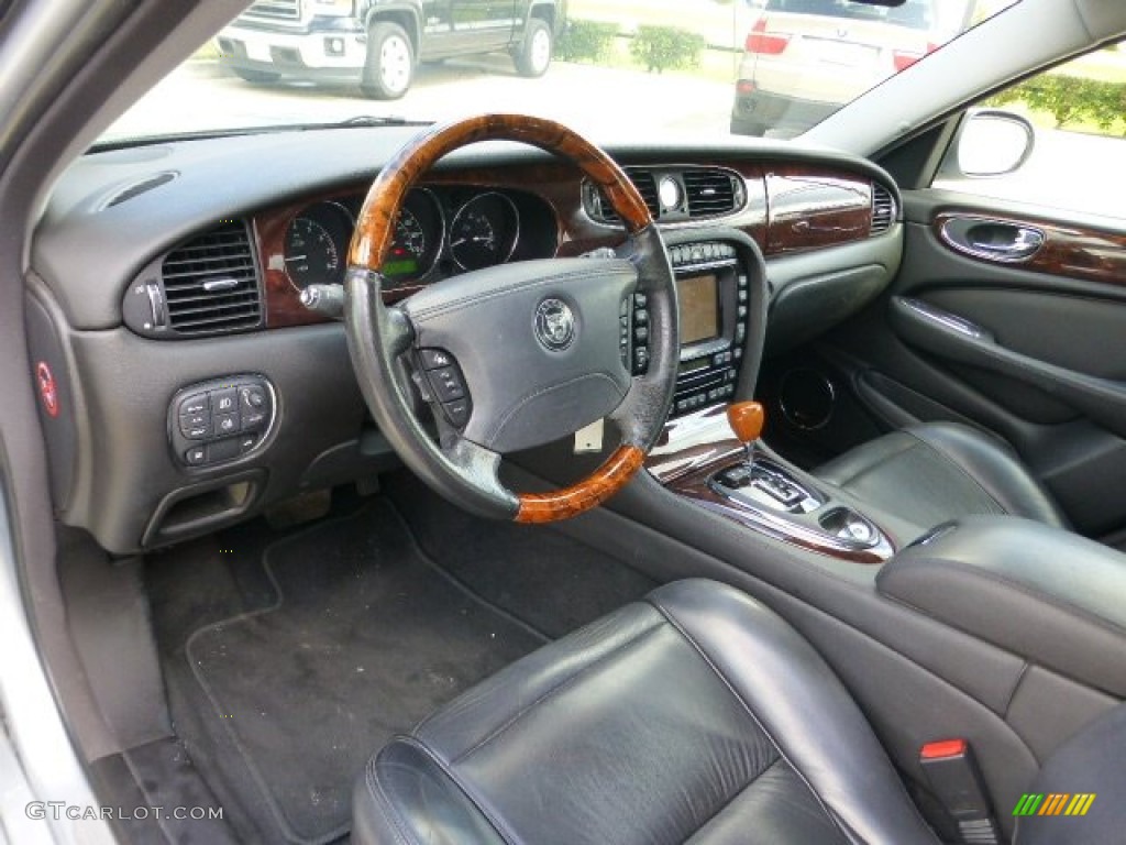 2007 XJ XJ8 - Liquid Silver Metallic / Charcoal photo #12