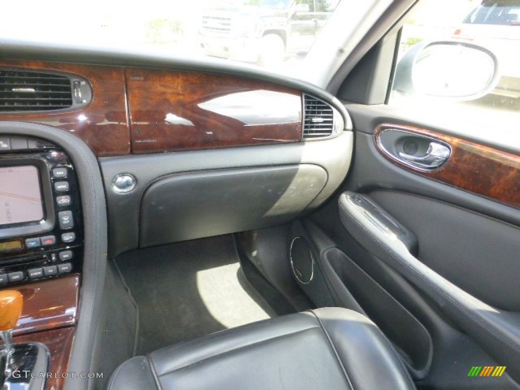 2007 XJ XJ8 - Liquid Silver Metallic / Charcoal photo #22