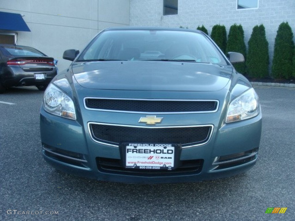 2009 Malibu LS Sedan - Silver Moss Metallic / Titanium photo #2