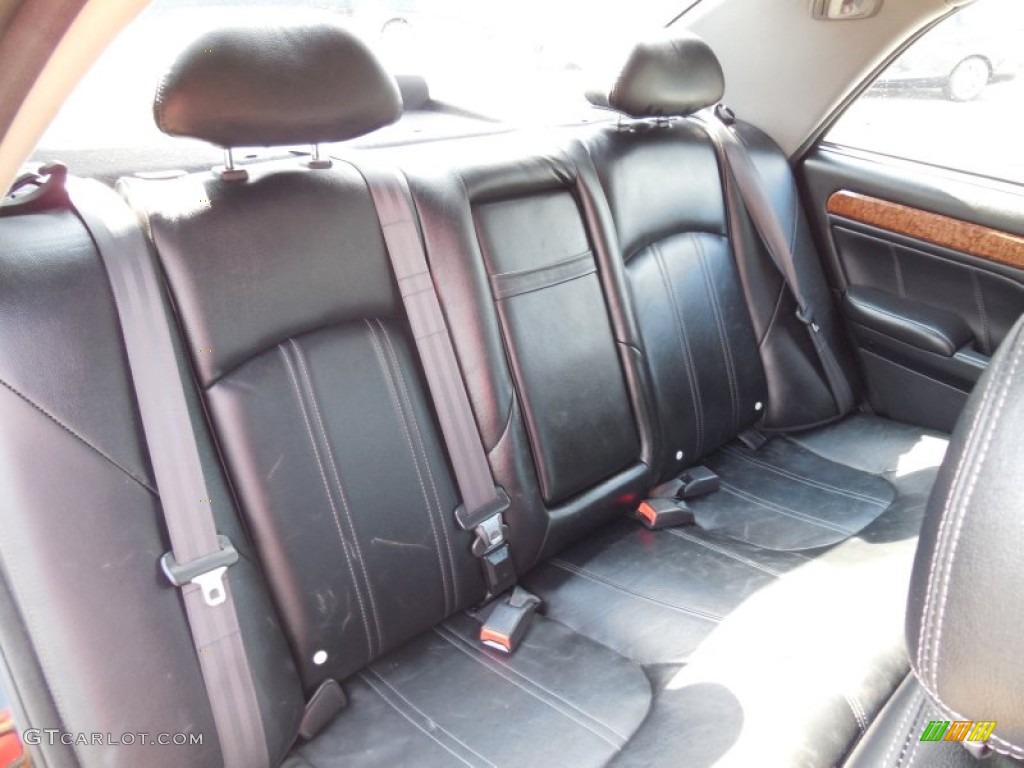 2004 XG350 L Sedan - Black Obsidian / Black photo #15