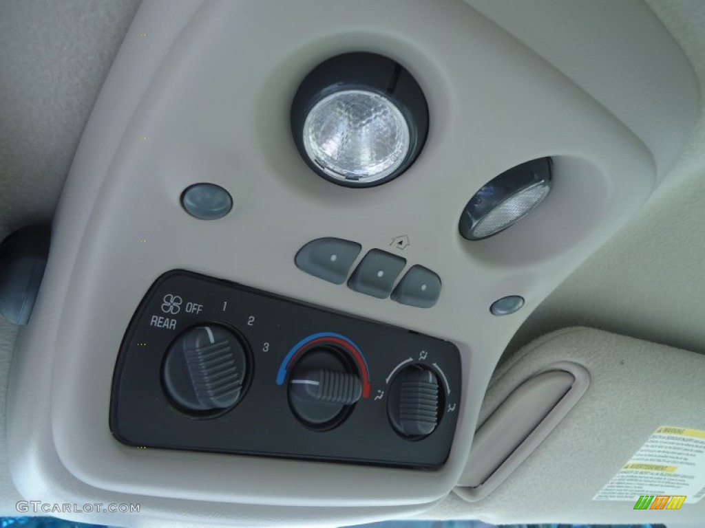 2002 Chevrolet Tahoe Z71 4x4 Controls Photos