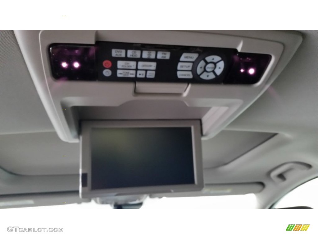 2015 Honda Odyssey Touring Entertainment System Photos