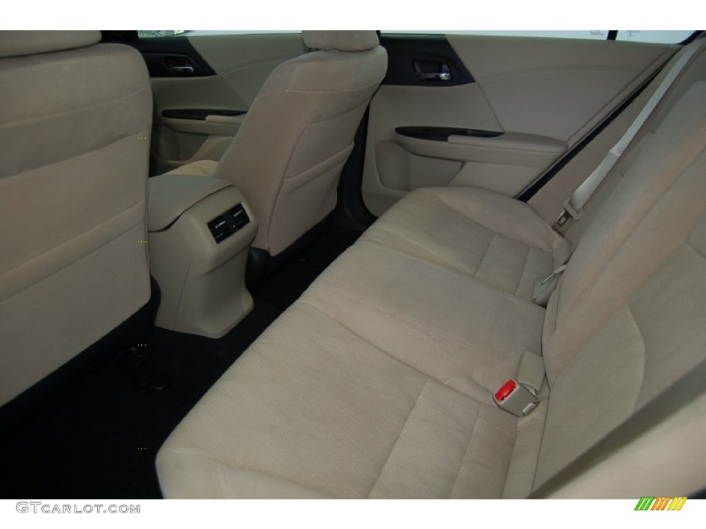 2015 Honda Accord Hybrid Sedan Rear Seat Photos