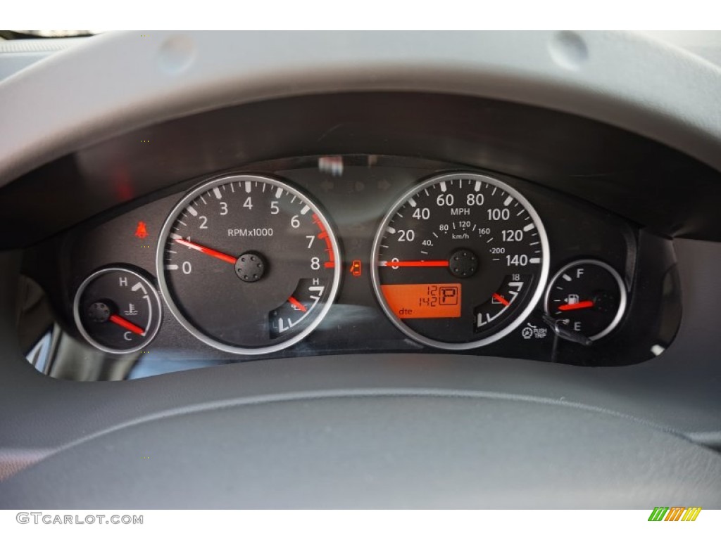 2015 Nissan Frontier SL Crew Cab 4x4 Gauges Photos