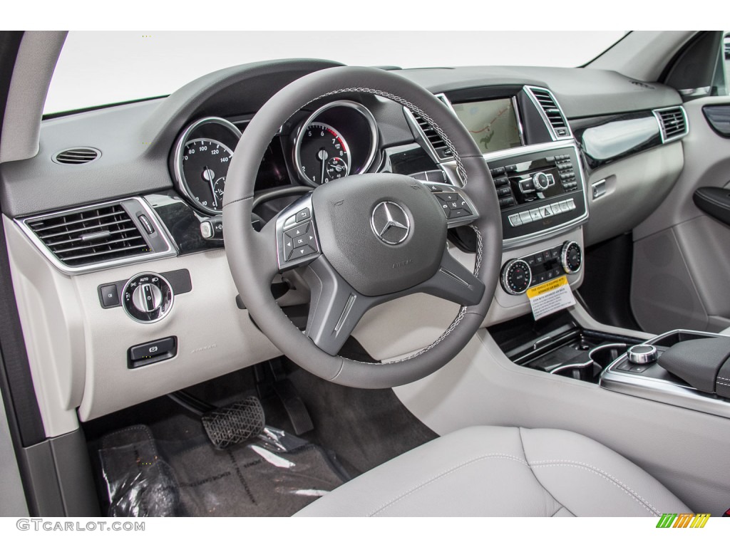 Grey/Dark Grey Interior 2015 Mercedes-Benz ML 350 4Matic Photo #97128365