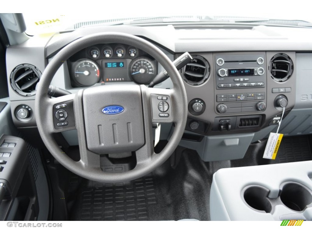 2015 Ford F250 Super Duty XL Crew Cab 4x4 Controls Photo #97130282