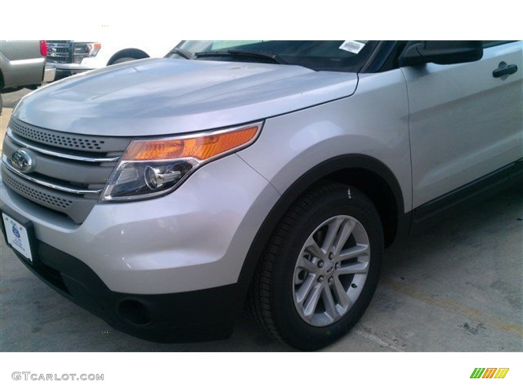 2015 Explorer FWD - Ingot Silver / Medium Light Stone photo #2