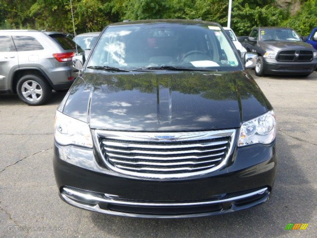 2015 Town & Country Touring-L - Brilliant Black Crystal Pearl / Black/Light Graystone photo #8