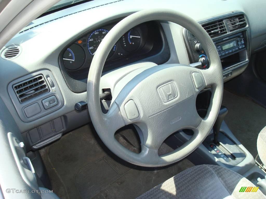 1999 Civic VP Sedan - Vogue Silver Metallic / Gray photo #10