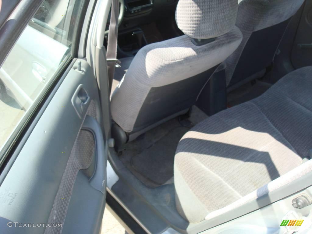 1999 Civic VP Sedan - Vogue Silver Metallic / Gray photo #14