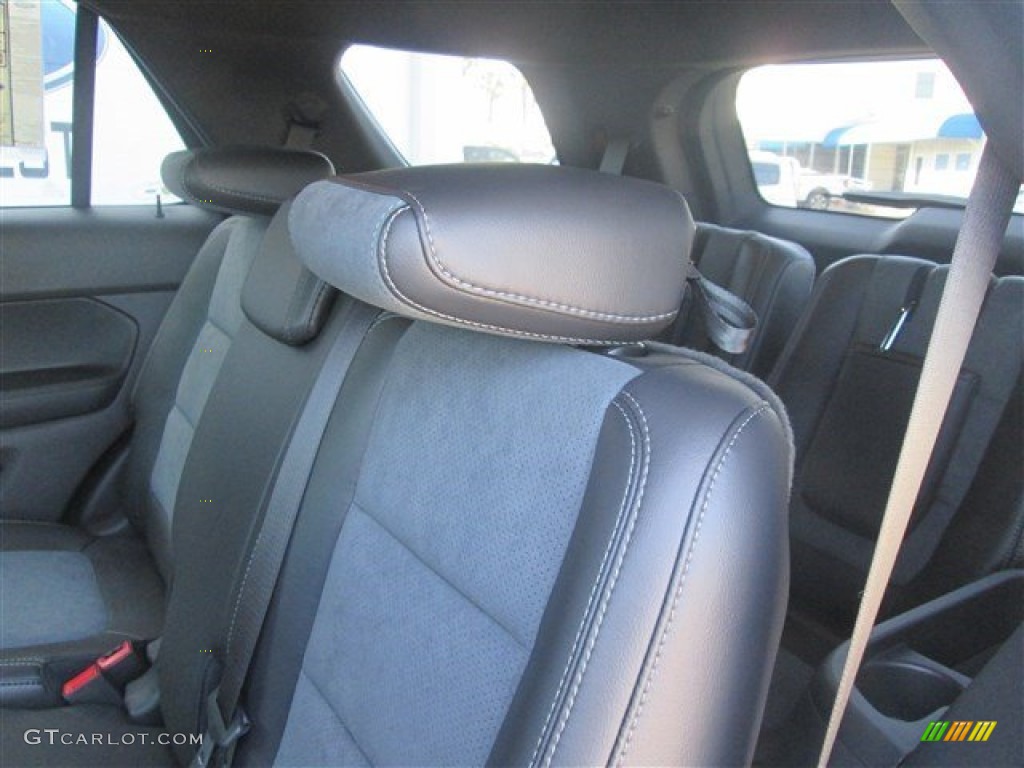 2015 Explorer XLT - Tuxedo Black / Charcoal Black photo #26